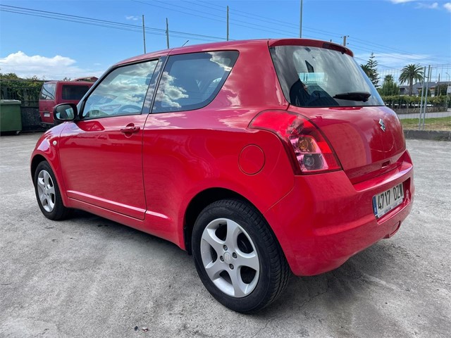 SUZUKI SWIFT