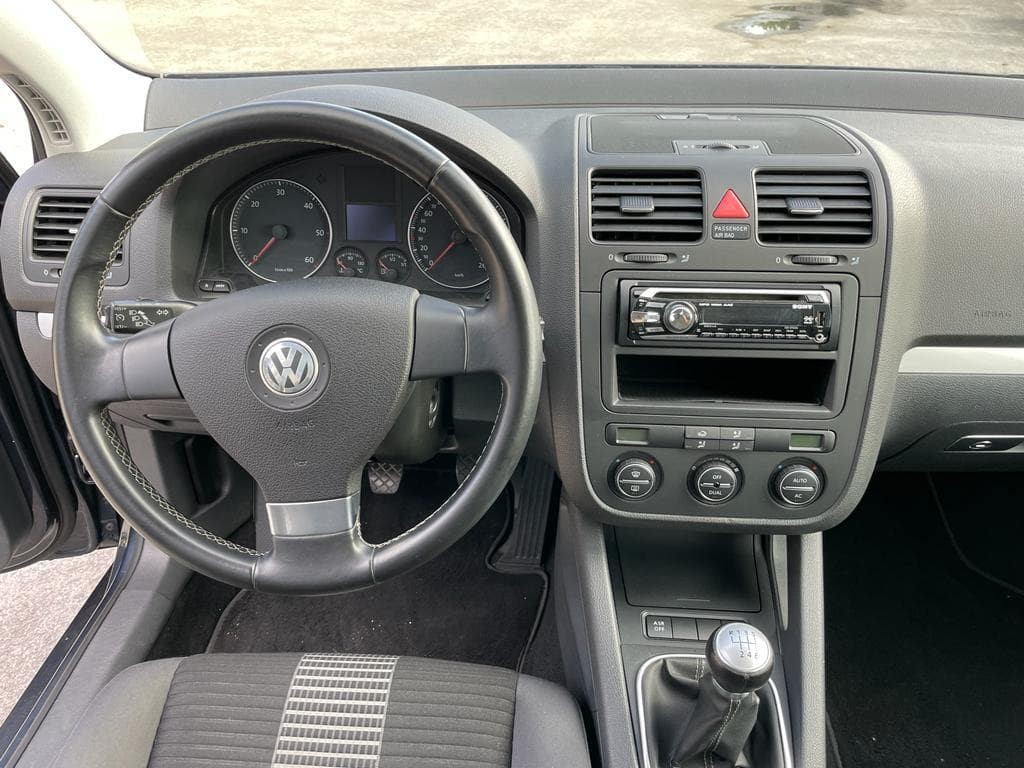 Foto 10 VW GOLF V 1.9TDI UNITED