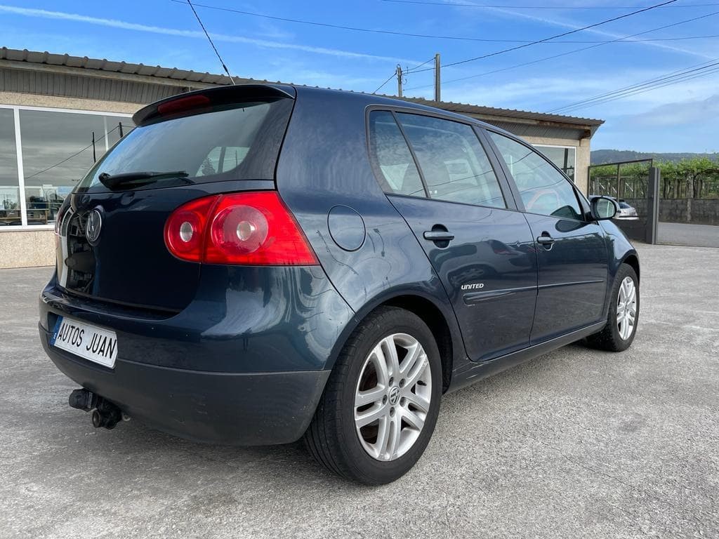 Volkswagen - VW GOLF V 1.9TDI UNITED de segunda mano en Ribadumia